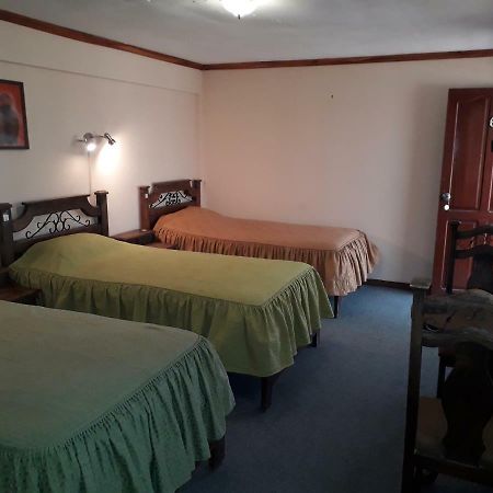 Hotel Oasisa Uyuni Buitenkant foto